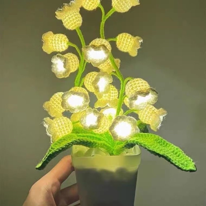 Hoa Lan Linh Trắng Để Bàn Tự Đan Len Handmade