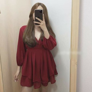 Jumpsuit màu đỏ đô