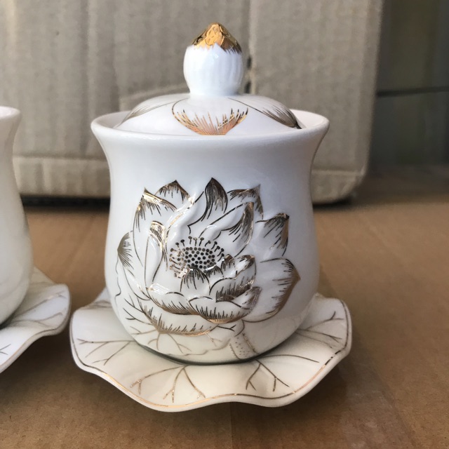 Ly nước cúng phật