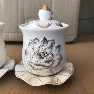 Ly nước cúng phật