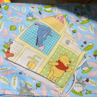 Khẩu trang vải gấu Pooh
