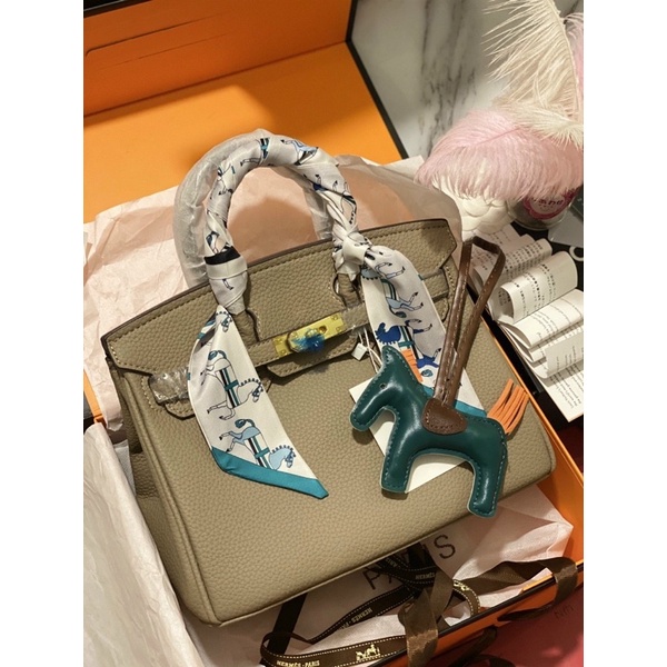 Túi hàng da đẹp chuẩn form - tặng kèm khăn và ngựa
