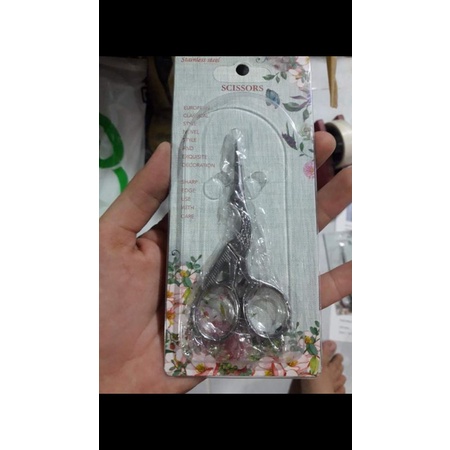 kéo hạc cắt chỉ