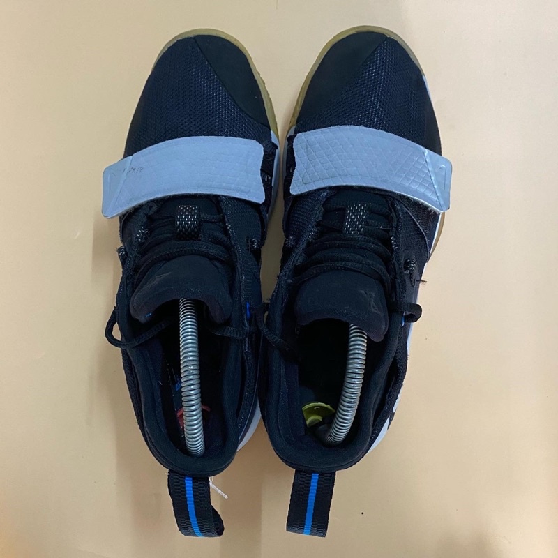 Giày chính hãng đã qua sử dụng