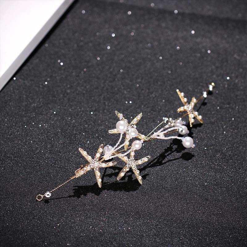 Cài tóc kiểu dáng thời trang sang trọng cho cô dâu