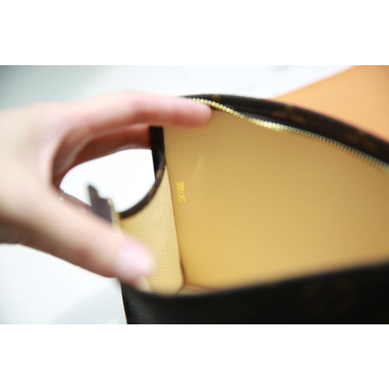 Túi LV (clutch cầm tay nam&amp;nữ LV) Toiletry da thật có sz20 và 26cm fullbox