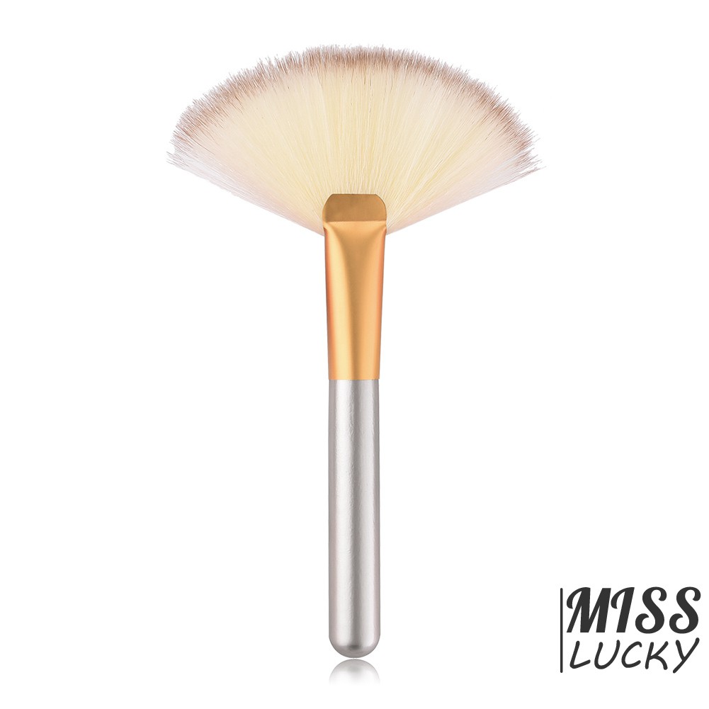 Cây cọ trang điểm phấn nền hình cây quạt độc đáo