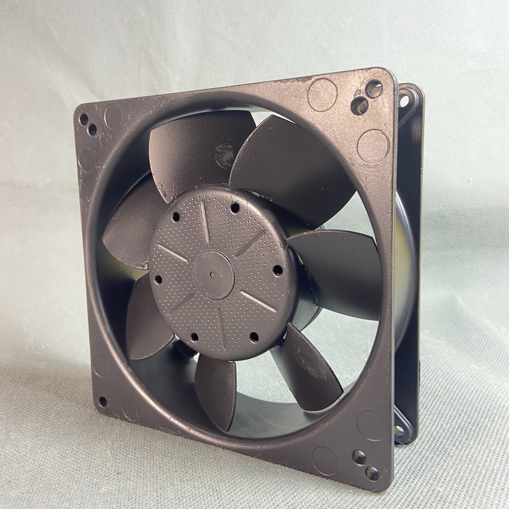 QUẠT 13.5 cm EMBPAPST 12V 0.79A 9.5W . KHUNG VÀ CÁNH kim loại. GIÓ ÊM VÀ TỐT. 5112N