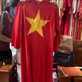 Áo dài sao vàng