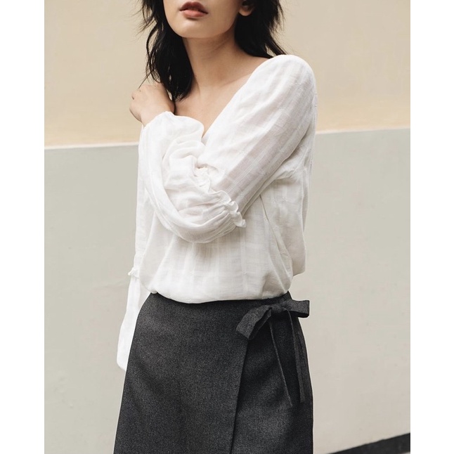 Áo dài tay trắng size S from Libé