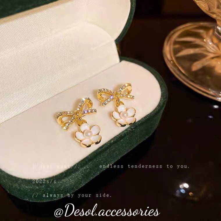 Khuyên tai, bông tai mặt nơ đính đá Mix hoa mơ phong cách Anthea ER107 Desol.accessories