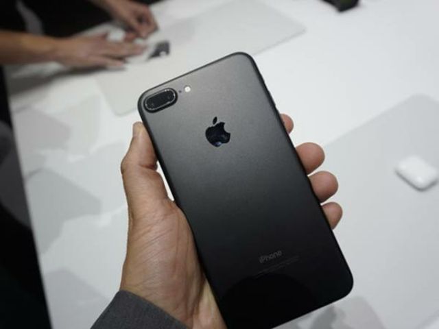 Điện thoại chính hãnh Iphone 7 quốc tế cũ 99% bao zin còn áp suất