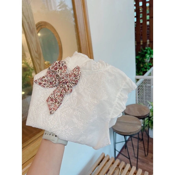Sơ mi trắng thắt nơ cho bé gái có size từ 11 đến 28kg