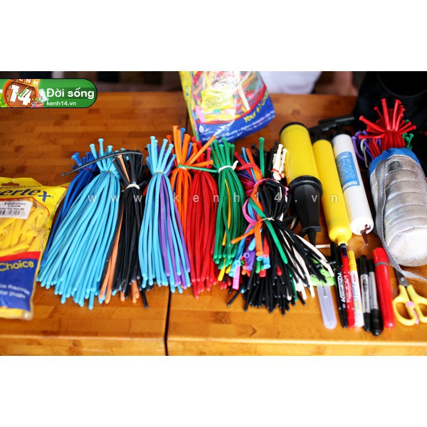 Bóng dài 260 tạo hình nghệ thuật  + Bơm tay