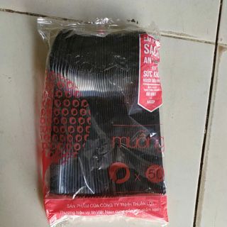 Thìa nhựa 1 lần màu đen,thìa xanh lá Thuận lợi( gói 50 cái)