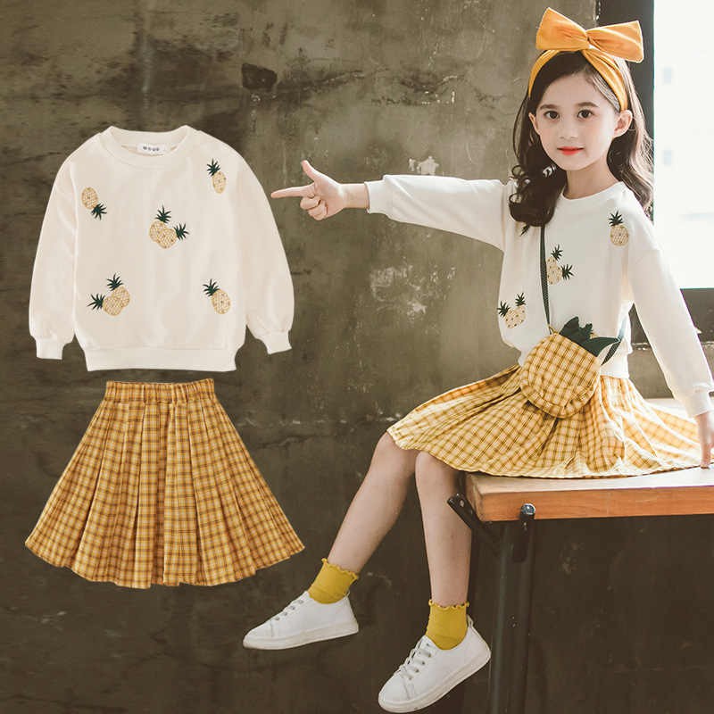 Bộ váy bánh bèo
