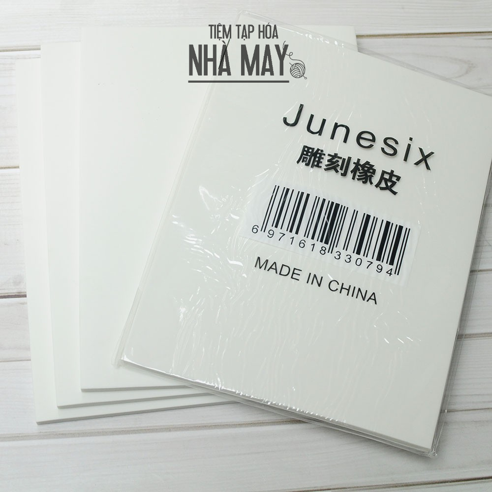 Cao su khắc màu trắng 20x15x0.8cm