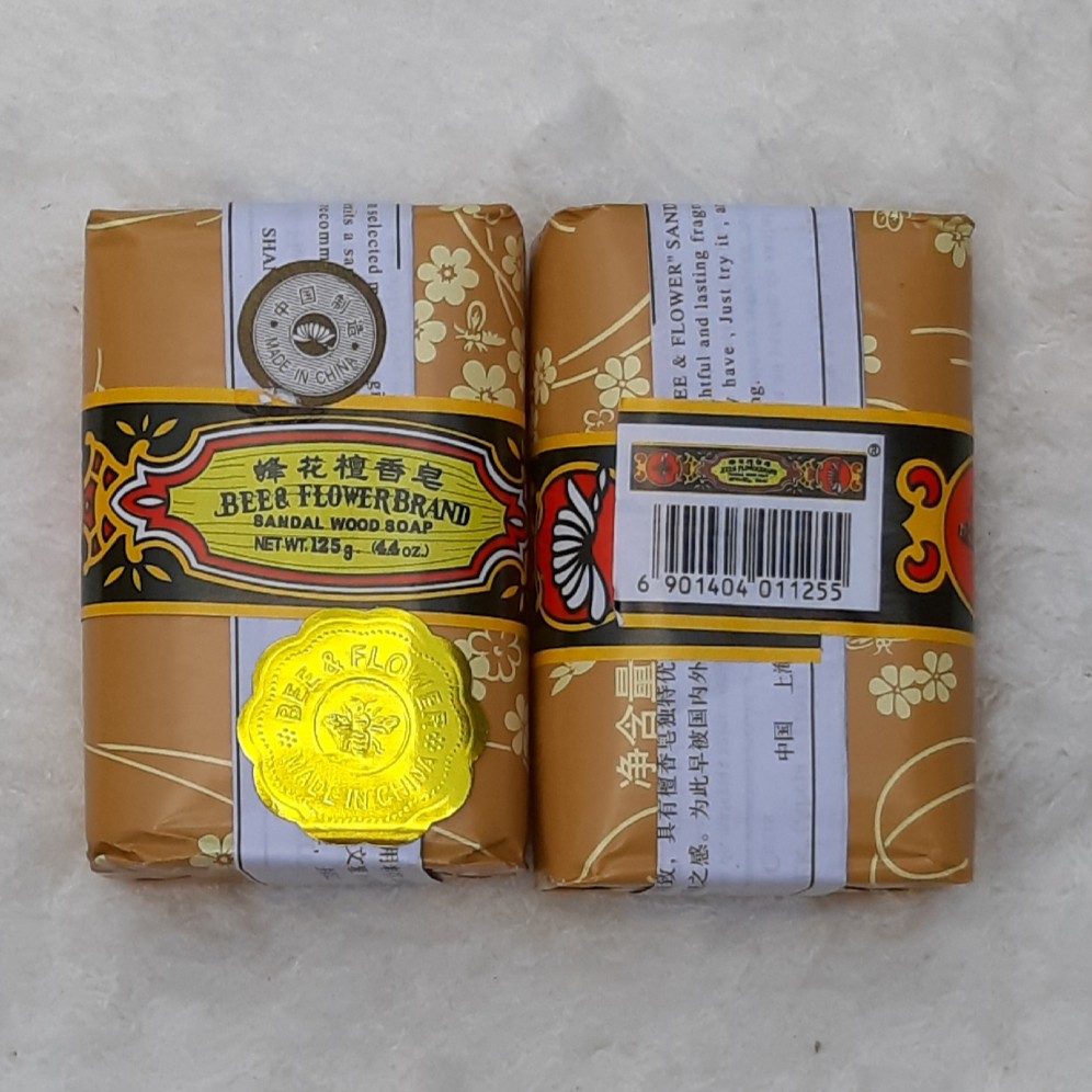 Lốc 4 Xà Bông Trầm Con Ong Bee & Flower Brand