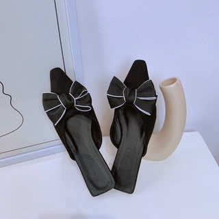 GIÀY SỤC NƠ VIỀN XÍCH