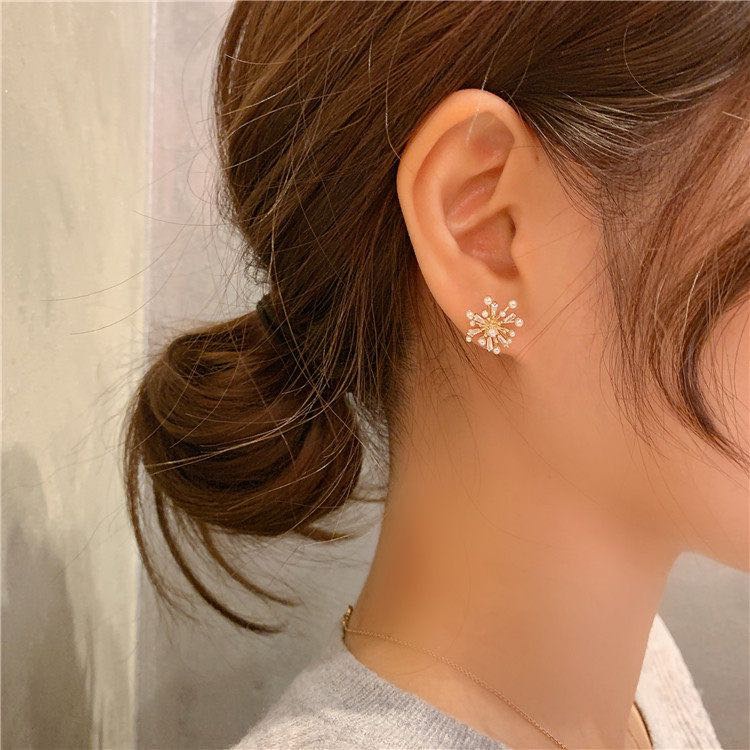 Bông Tai Đính Ngọc Trai Nở Sang Trọng Cho Nữ