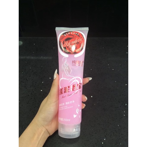 Tẩy da chết chà gót chân spa nail