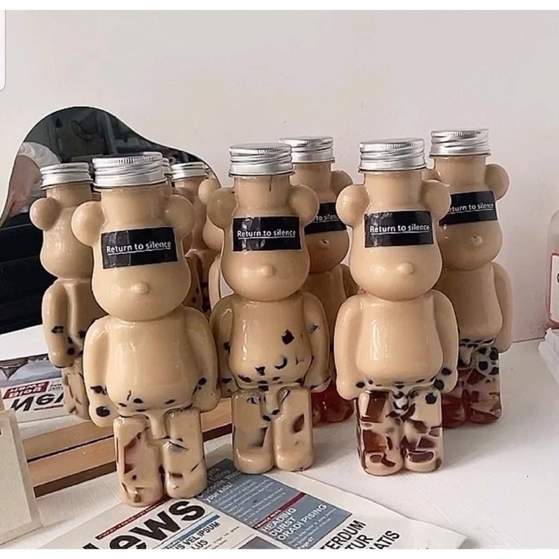 Bình nước, chai nhựa gấu bearbrick đựng trà sữa 500ml