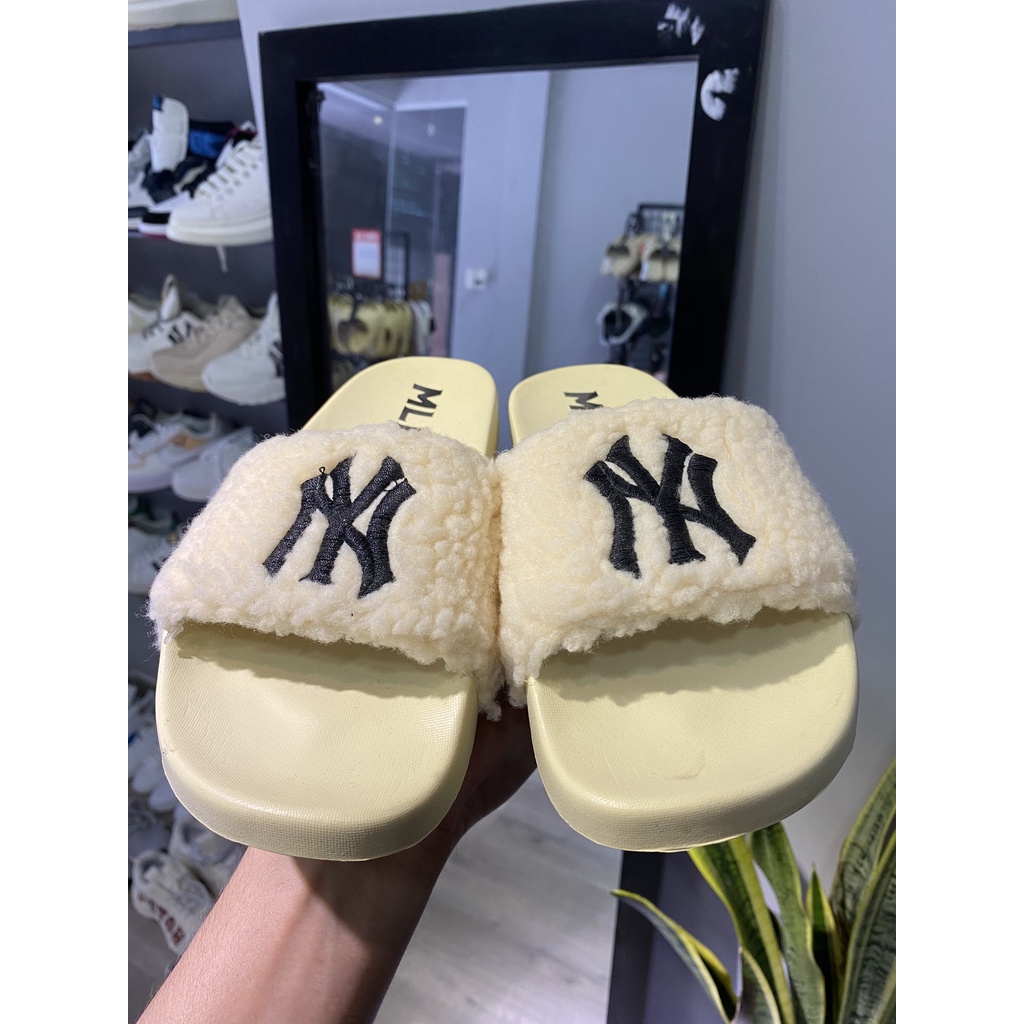 Dép MLb nữ Mound Freece - vàng