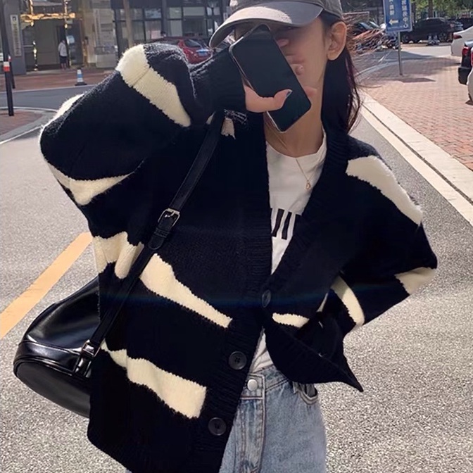 Áo khoác len cardigan Forgirl phối kẻ sọc ngang lớn phối cúc