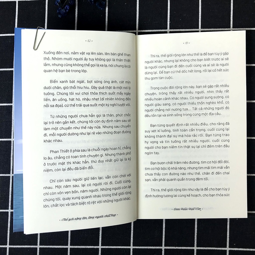 Sách - Thế Giới Rộng Lớn, Lòng Người Chật Hẹp (Kèm Bookmark) | BigBuy360 - bigbuy360.vn