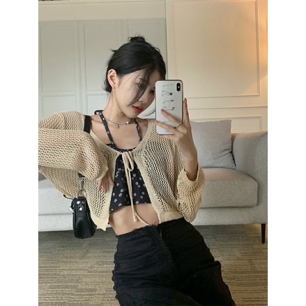 Set hai chi tiết áo yếm len hoa nhí mix kèm áo khoác cadigan lưới