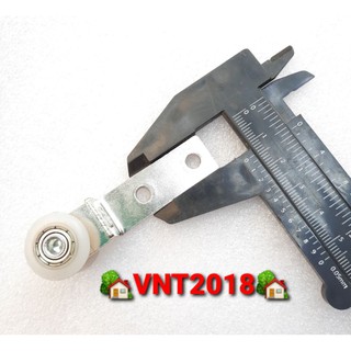 Con lăn trên cửa lùa inox tiện dụng