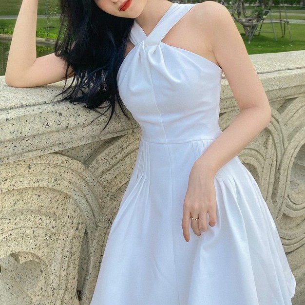 Đầm thiết kế đi dự tiệc dáng xòe, cổ yếm - Bella