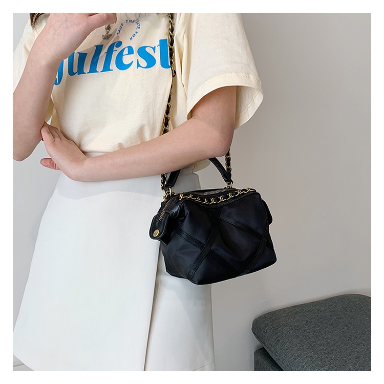 Túi Đeo Vai Nhỏ Gọn Phối Dây Xích Thời Trang Cho Nữ