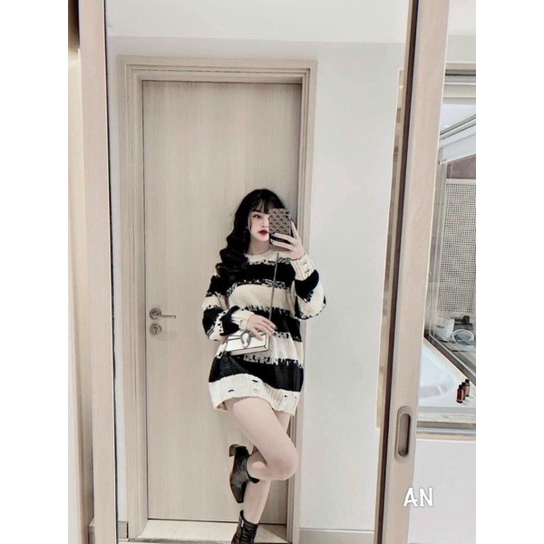 Áo Len Kẻ Ngang Rách Oversize Hottred