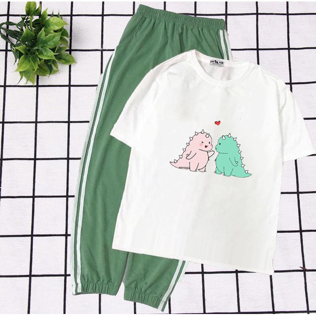 Sét Bộ Đồ Quần Áo Nữ Cá Tính Xinh Cute, Áo Phông Cotton Ngắn Tay In Khủng Long Xanh Hồng Kèm Quần Thun Bo Chun Gấu