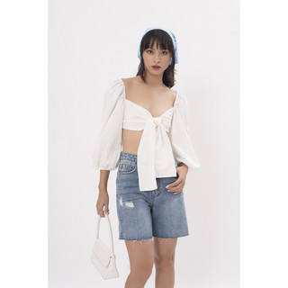Áo croptop SheByShj màu trắng tay bồng thắt nơ ngực - Lila Top