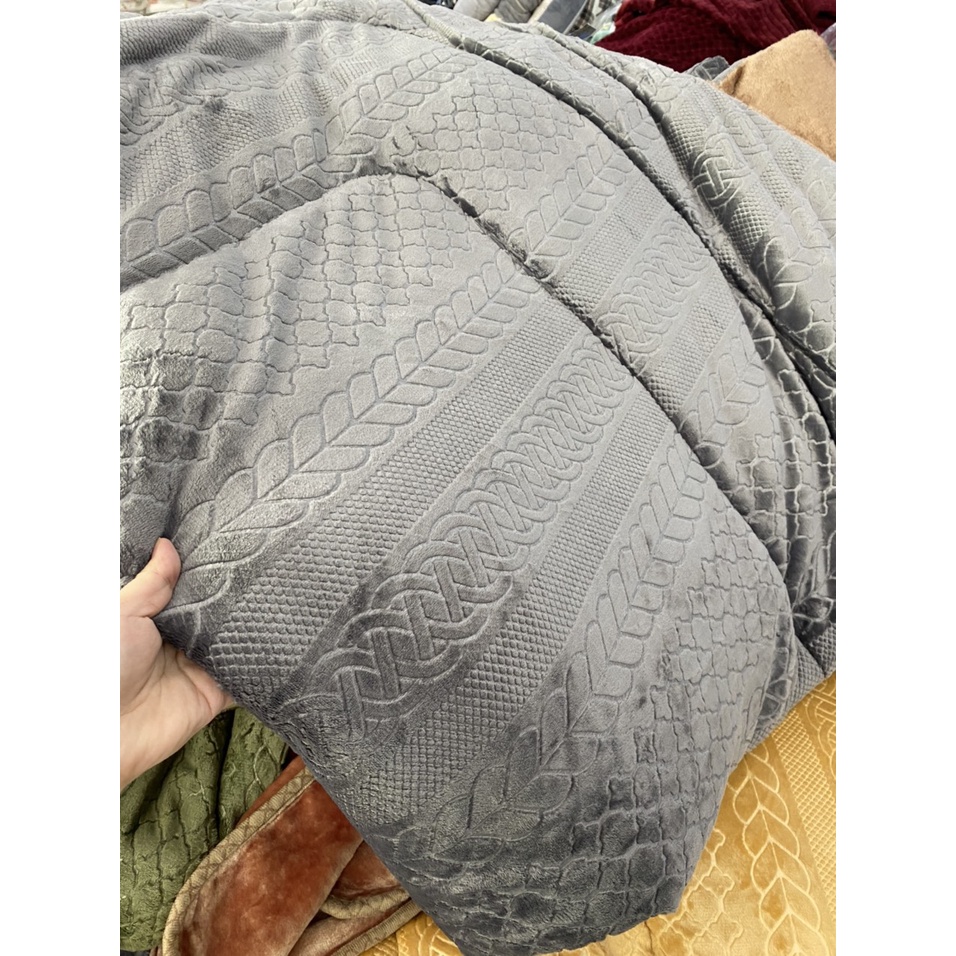 Chăn lông cừu YUKI nhập khẩu cao cấp, chăn cừu họa tiết dập nổi 5D êm ấm nặng 4.5kg tặng kèm túi da sang trọng