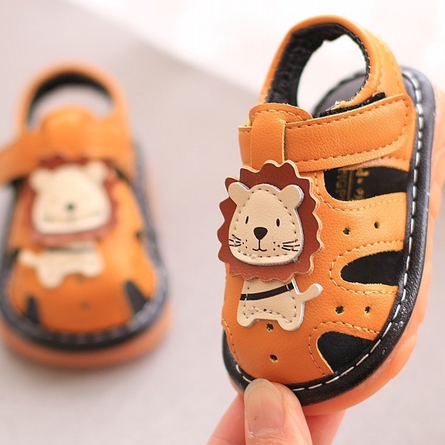 Mẫu 2022_Sandal tập đi, dép tập đi cho bé,đế mềm cho các bé mới tập đi hình Sư tử đáng yêu