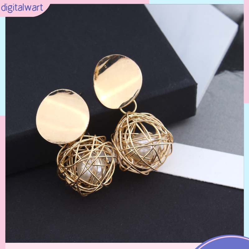 Đôi bông tai hợp kim họa tiết bóng tròn có hạt ngọc trai kiểu dáng cá tính cho nữ