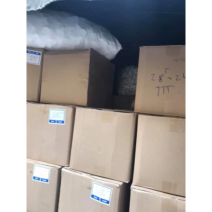 50 Vỏ lọ tinh dầu treo xe ô tô - lọ hình kim cương sang trọng, đẳng cấp, shop bán sỉ cả thùng