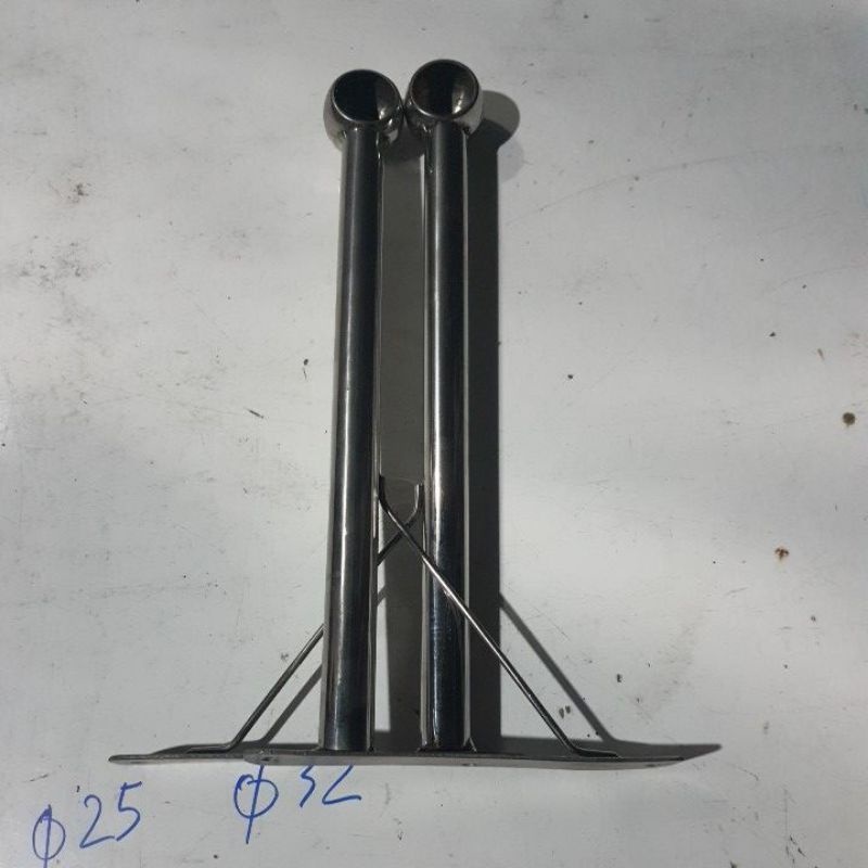 Bộ combo 2 bass inox xỏ ống tròn o22mm/o25m/o32mm , bắt tường ra 30cm , có chống ke chắc chắn .