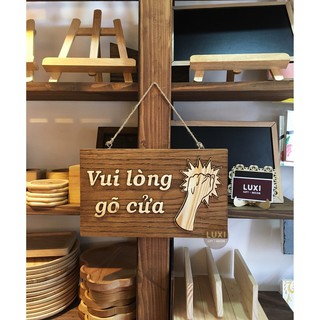 Bảng gỗ treo cửa Vui lòng gõ cửa 03, màu tối - Xưởng LUXI decor