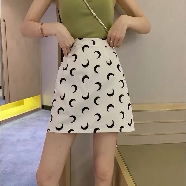 Chân váy ngắn chữ A  váy đen ngắn họa tiết lưỡi liềm trẻ trung phong cách Hàn Quốc | BigBuy360 - bigbuy360.vn