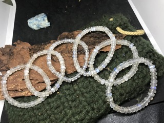 Vòng hạt đá Moonstone
