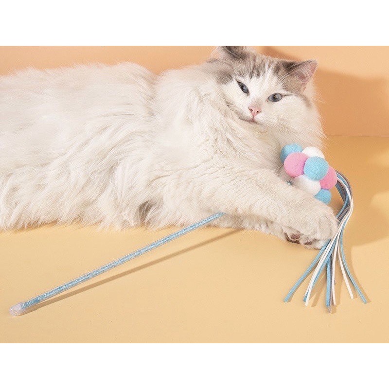 Cần câu mèo bông tròn siêu xinh xắn có chuông cho chó mèo QUE TRÊU MÈO