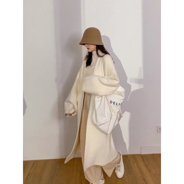 Áo khoác cardigan len lông đính ngọc nhẹ nhàng mùa thu 2021.