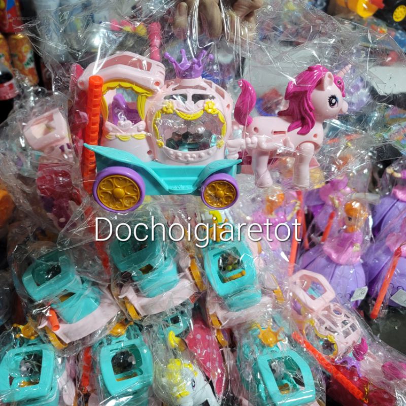Đồ chơi Lồng Đèn xe ngựa pony kéo cỗ xe có nhạc đèn, ánh sáng sinh động chạy vượt chướng ngại vật cho bé