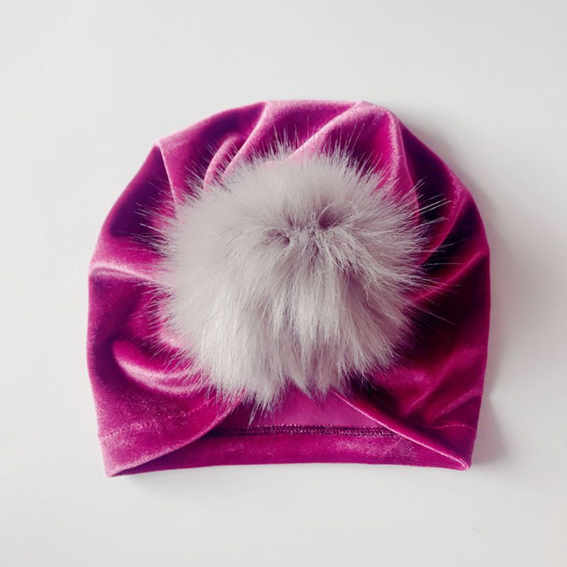 Mũ Trùm Đầu Mùa Đông Bằng Vải Nhung Mềm Mại Lấp Lánh Gắn Quả Bông Cho Bé Gái Sơ Sinh