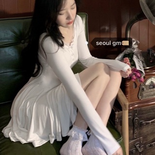 Đầm trắng cổ chữ v ôm eo màu trắng thiên nga tinh khiết cẩn thận cẩn thận cẩn thận cẩn thận ôm eo cho học sinh