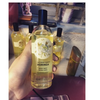Bodymist Hàng xinh dùng siêu thích, thơm cực ạ. Em còn sẵn 2 chai này ạ Hàng auth 100%. E chỉ chuyên bán hàng auth th